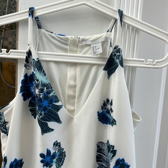 H&M White Dress with Blue Flowers - Picture 5 of 7